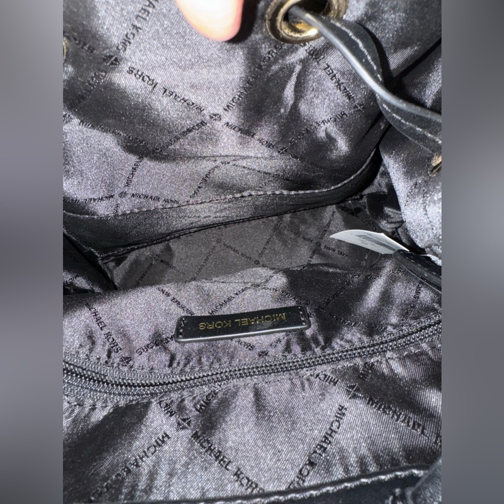 Michael Kors purse. - Picture 7 of 7
